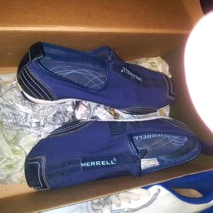 Women's size 9 Merrell shoes